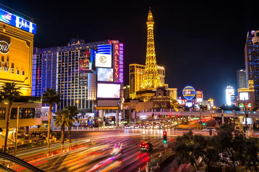 vegas-strip-at-night